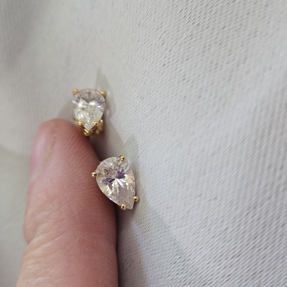 Vintage Beautiful Tear Drop Post Earrings 14K Yellow Gold Estate Sale